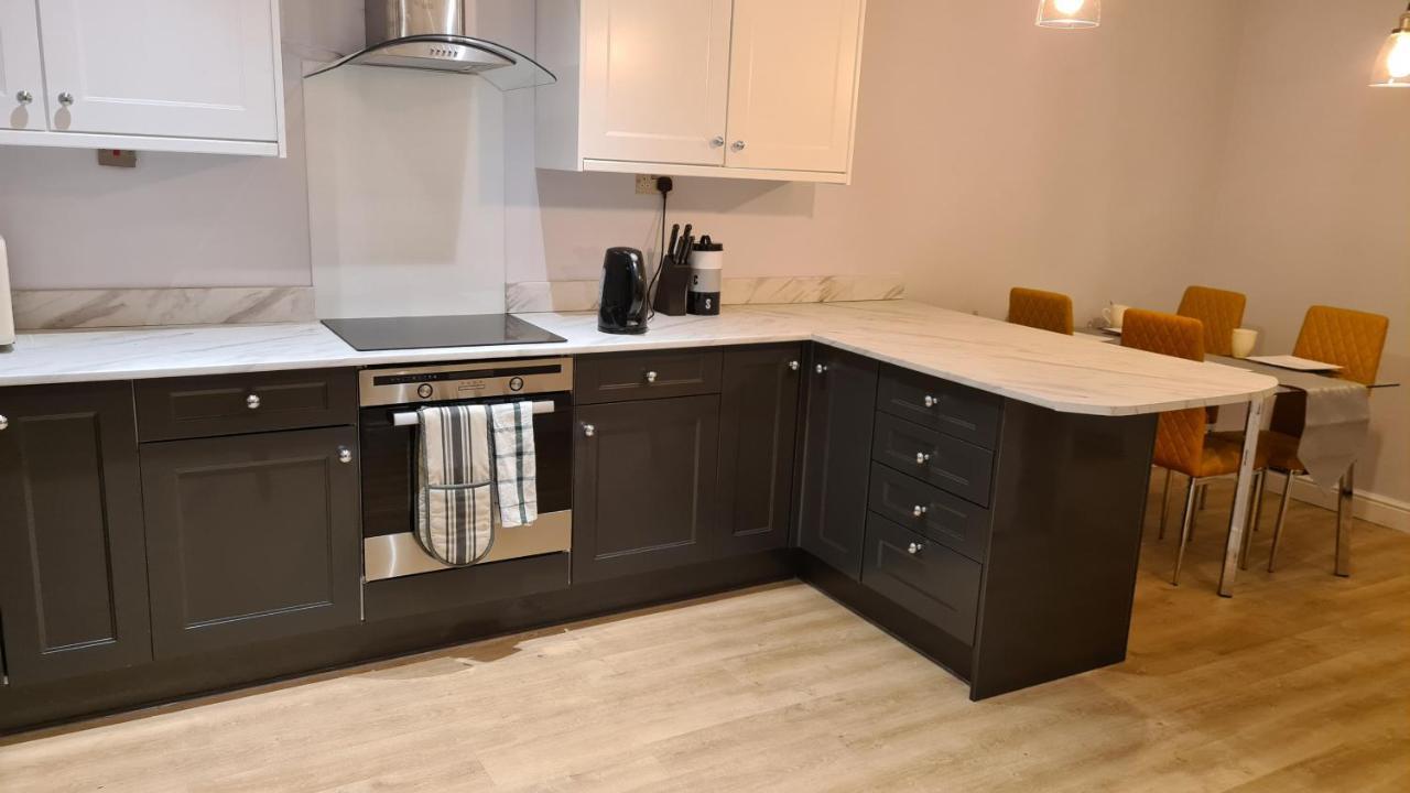 Spacious 3 Bedroom House, 6 Beds In Spondon, With Parking * Derby