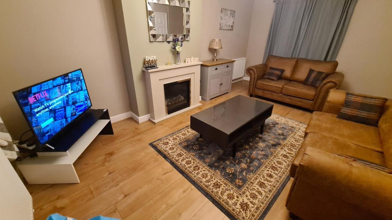 Holiday home Spacious 3 Bedroom House, 6 Beds In Spondon, With Parking Derby
